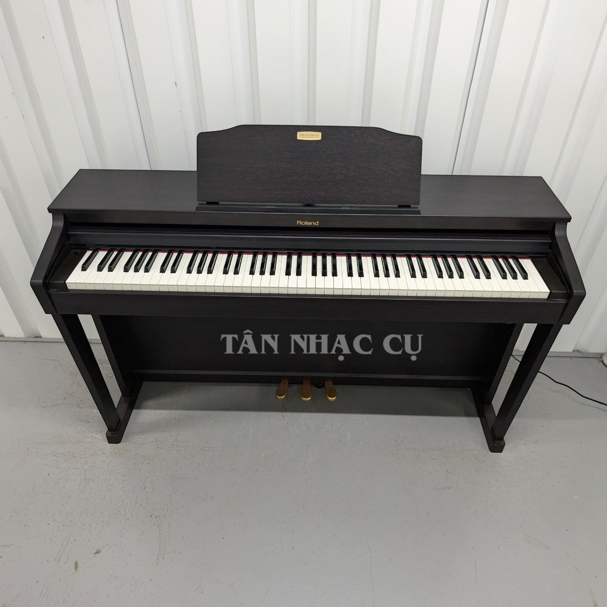 Đàn piano điện Roland HP504 màu đen dáng console tại TÂN NHẠC CỤ với bàn phím búa PHA-4 cao cấp