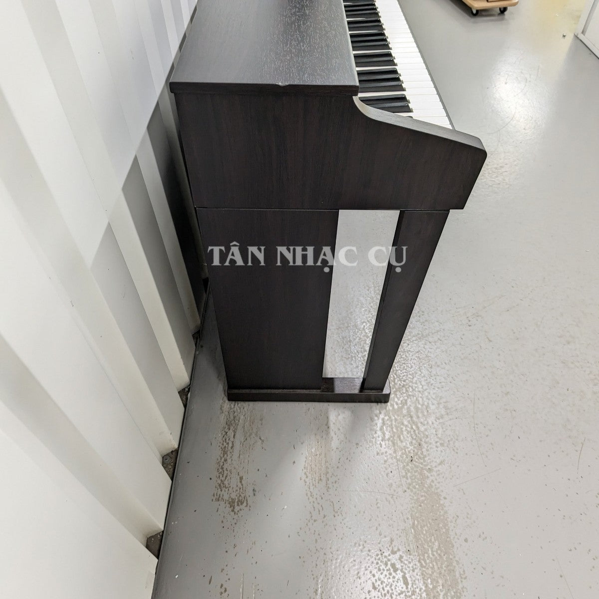 Đàn piano điện Roland HP504 màu đen dáng console tại TÂN NHẠC CỤ