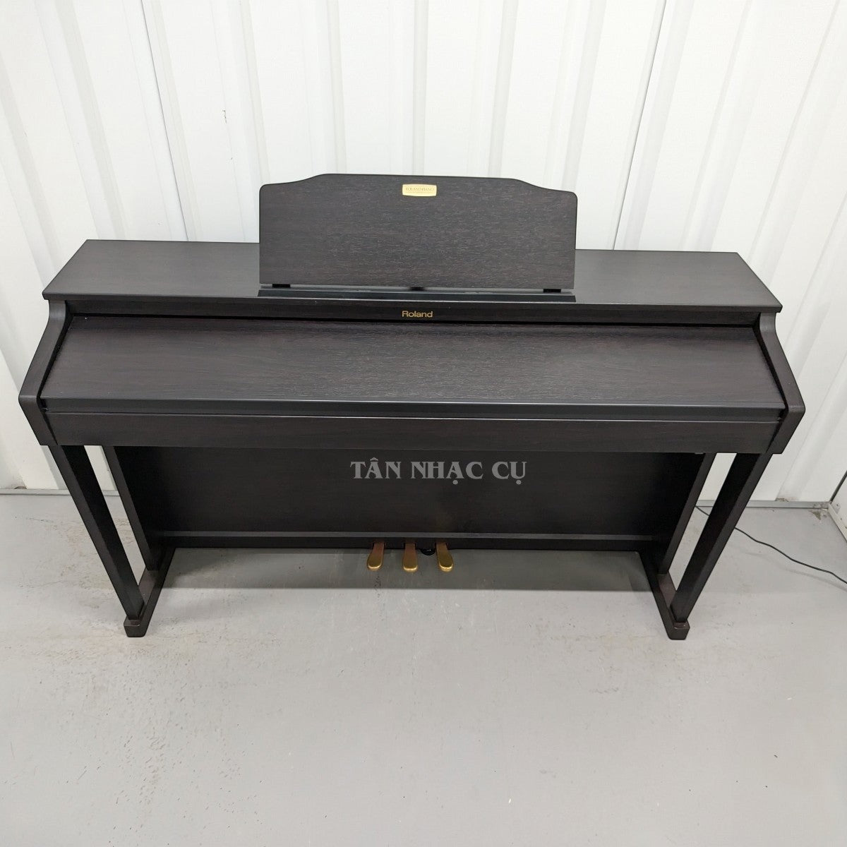 Đàn piano điện Roland HP504 dáng console màu đen sang trọng tại TÂN NHẠC CỤ