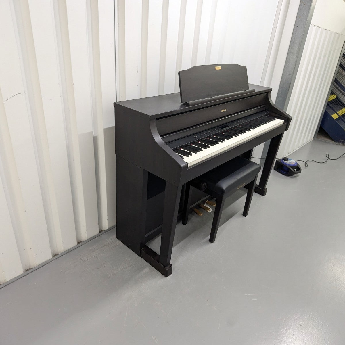 Đàn piano điện Roland HP508GP màu đen bóng sang trọng tại TÂN NHẠC CỤ