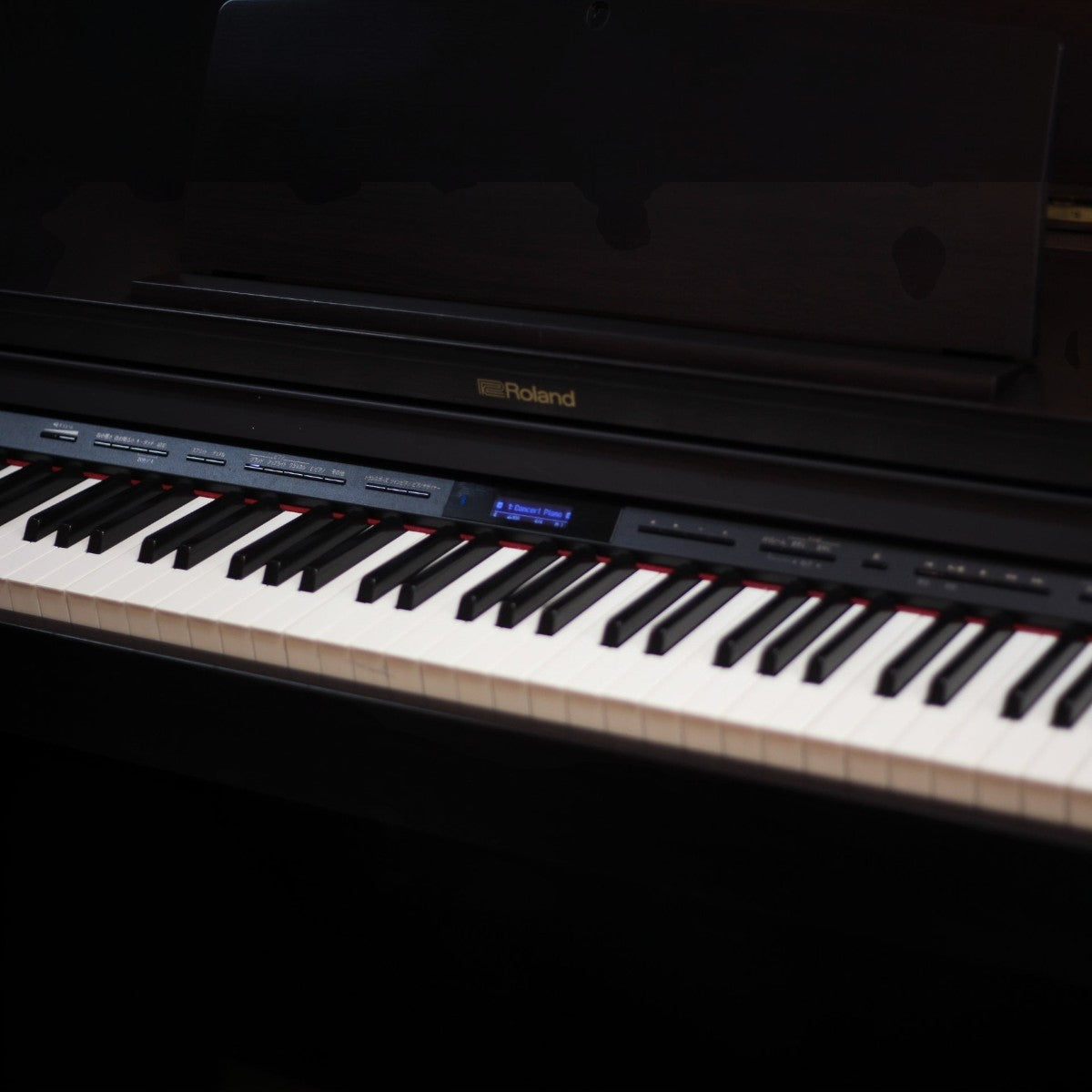Đàn piano điện TÂN NHẠC CỤ Roland HP601 màu đen với bàn phím gỗ PHA-50 cao cấp và bảng điều khiển hiện đại