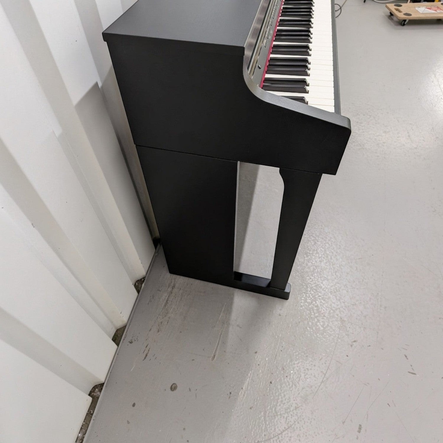 Đàn piano điện Roland HP603 màu đen dáng console tại Tân Nhạc Cụ