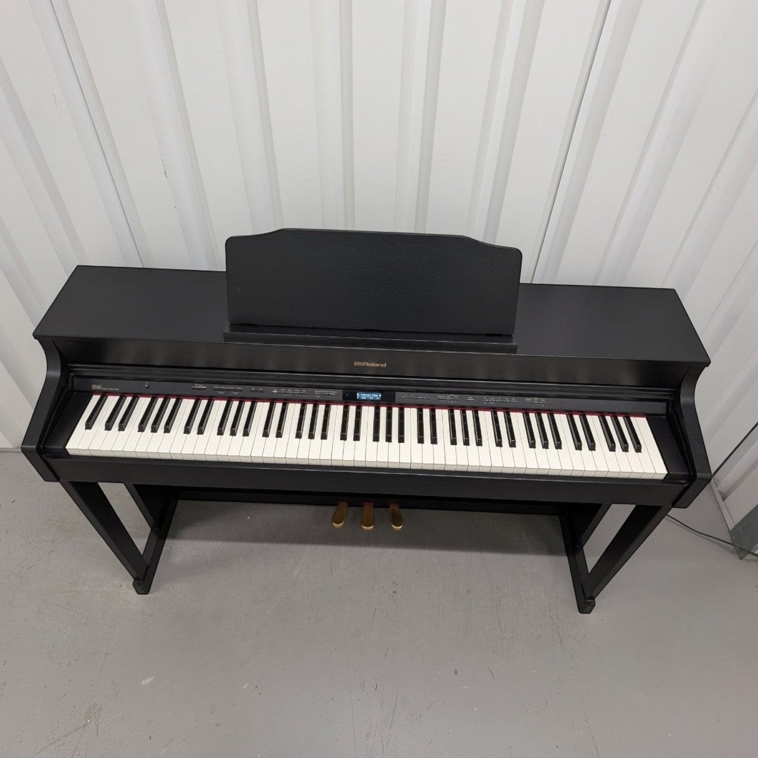 Đàn piano điện Roland HP603 màu đen dáng console tại TÂN NHẠC CỤ với bàn phím PHA-50 lai gỗ nhựa cao cấp