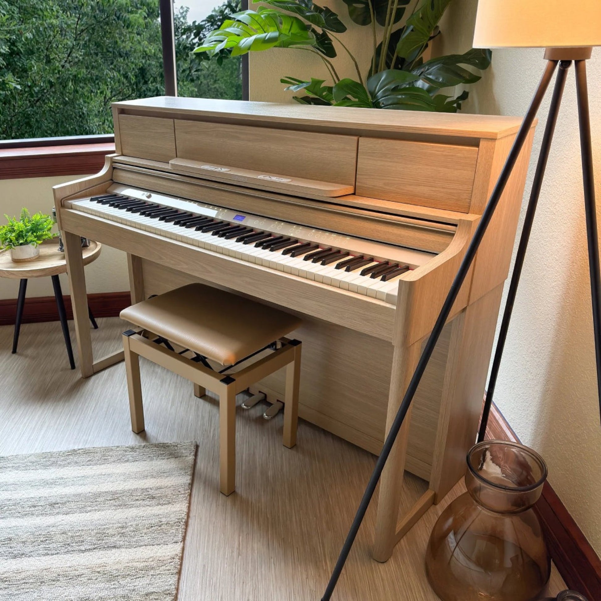 Đàn piano điện TÂN NHẠC CỤ Roland LX-5 màu gỗ sồi sáng với thiết kế tủ sang trọng và bàn phím lai gỗ PHA-50 cao cấp.