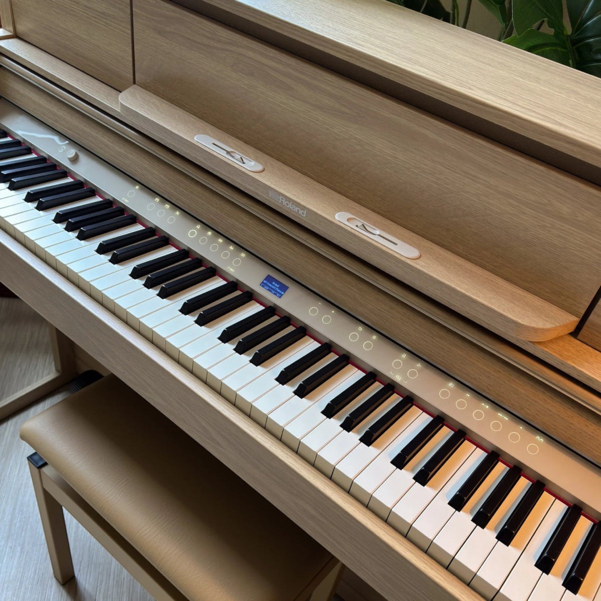 Đàn piano điện Roland LX-5 màu gỗ sồi sáng sang trọng với bàn phím lai gỗ PHA-50 tại TÂN NHẠC CỤ