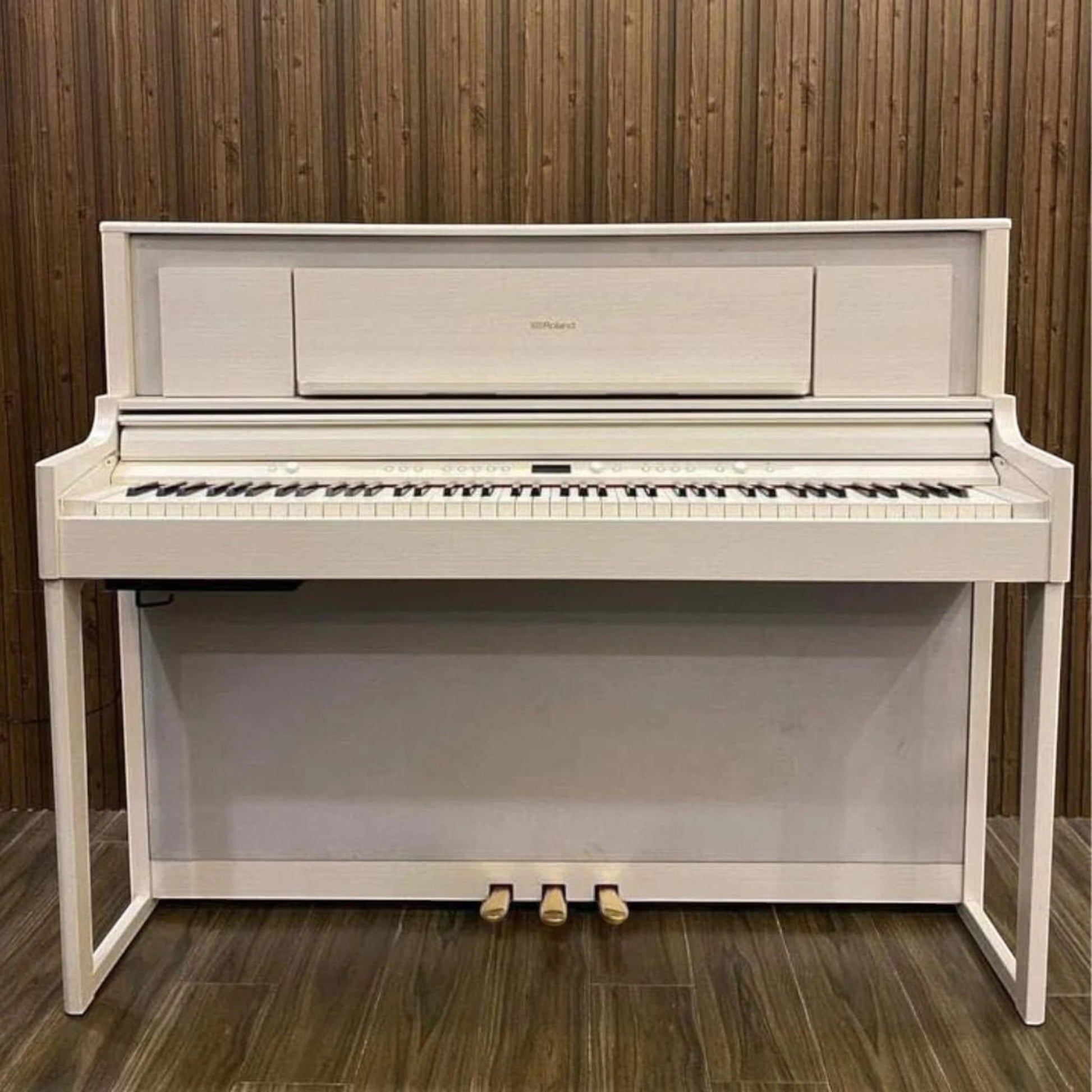 Đàn piano điện Roland LX705 màu trắng sang trọng tại TÂN NHẠC CỤ, thiết kế dáng tủ hiện đại với bàn phím PHA-50 cao cấp.