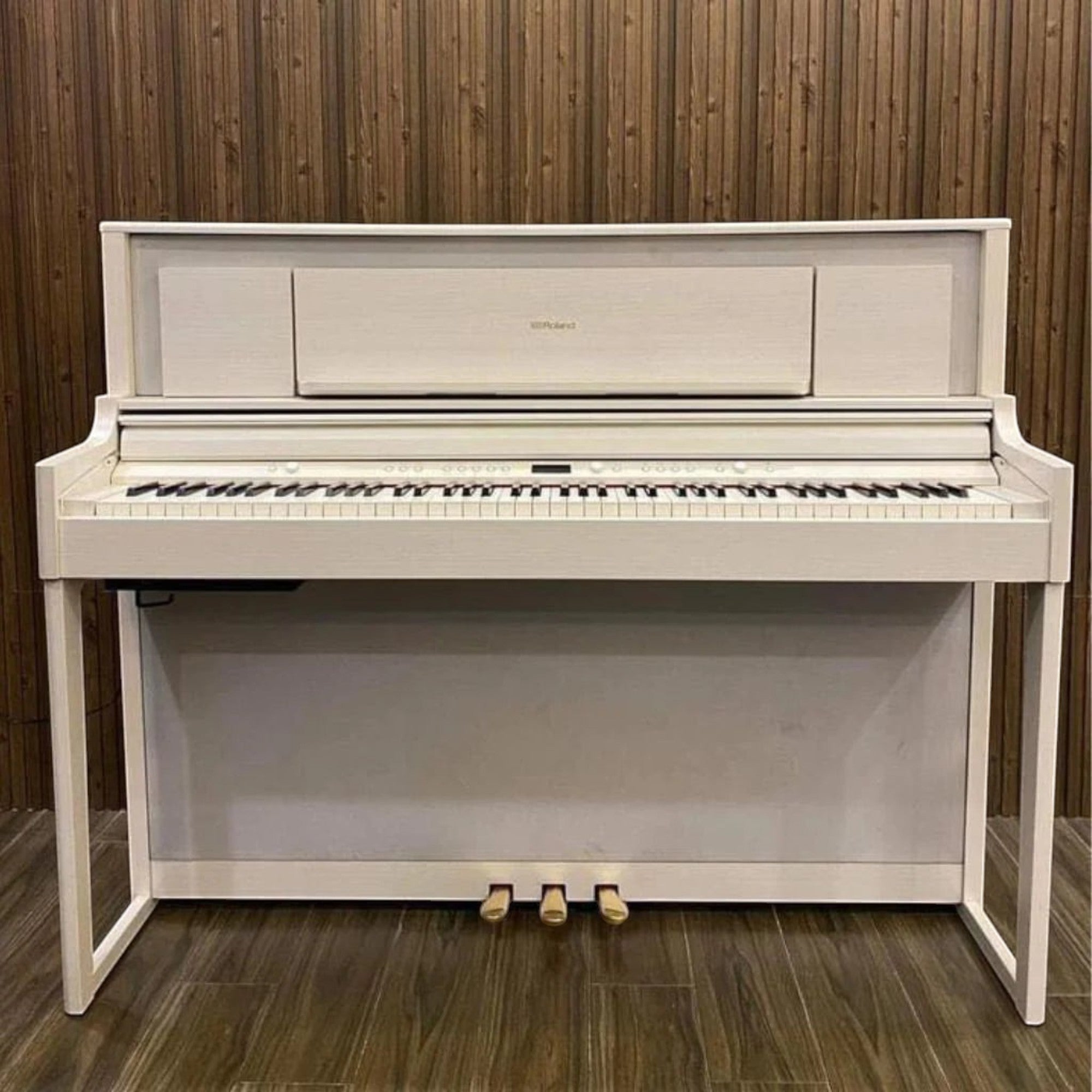 Đàn piano điện Roland LX705 màu trắng sang trọng tại TÂN NHẠC CỤ, thiết kế dáng tủ hiện đại với bàn phím PHA-50 cao cấp.