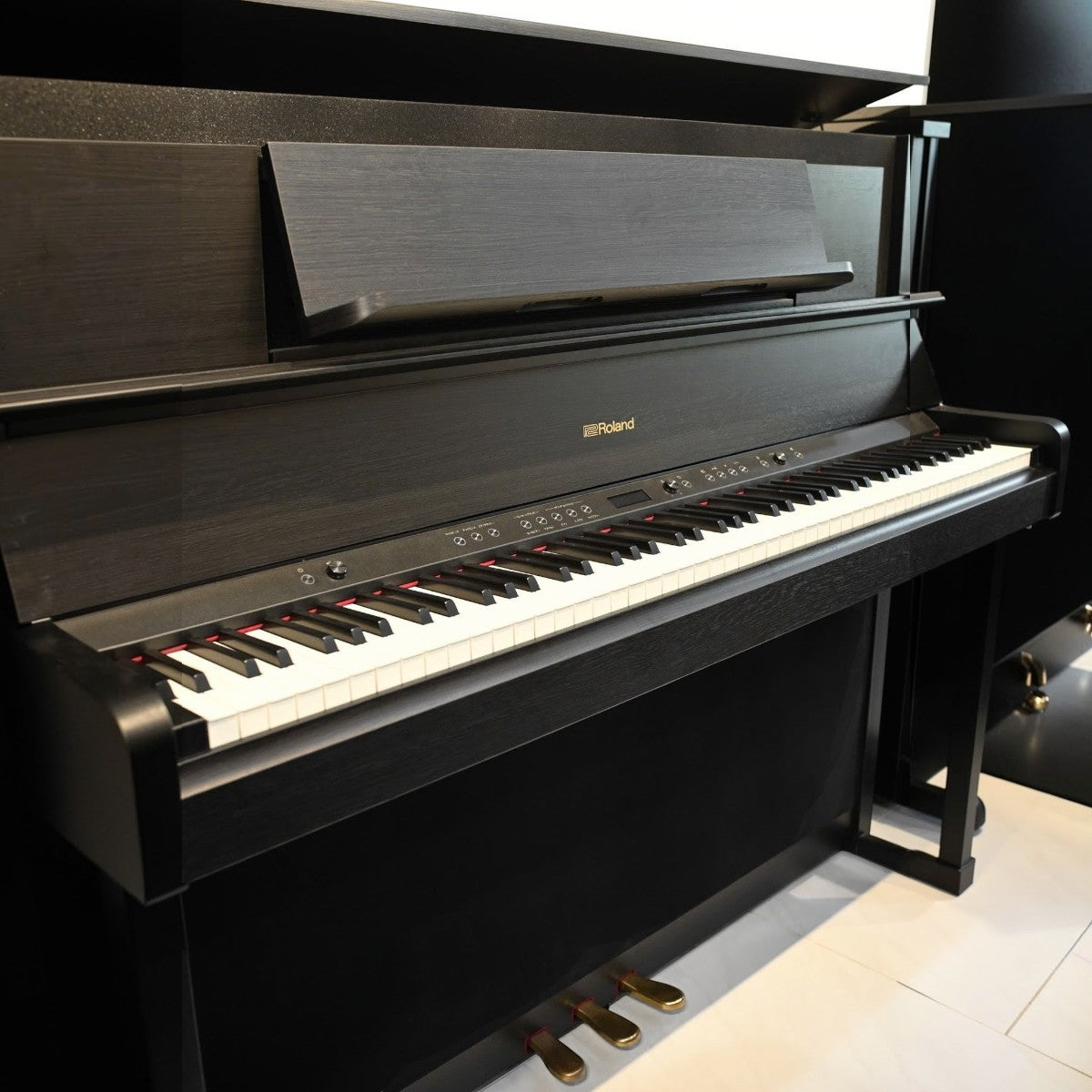 Đàn piano điện Roland LX708 hàng lướt màu đen sang trọng tại Tân Nhạc Cụ với bàn phím Hybrid Grand cao cấp