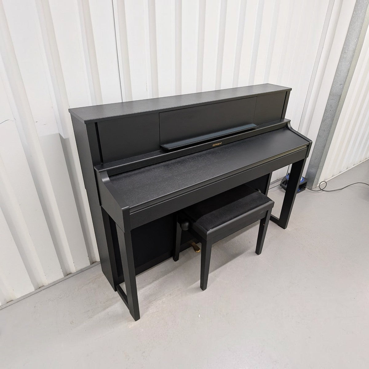 Đàn piano điện Roland LX7 màu đen sang trọng tại Tân Nhạc Cụ, thiết kế upright cao cấp với bàn phím PHA-50