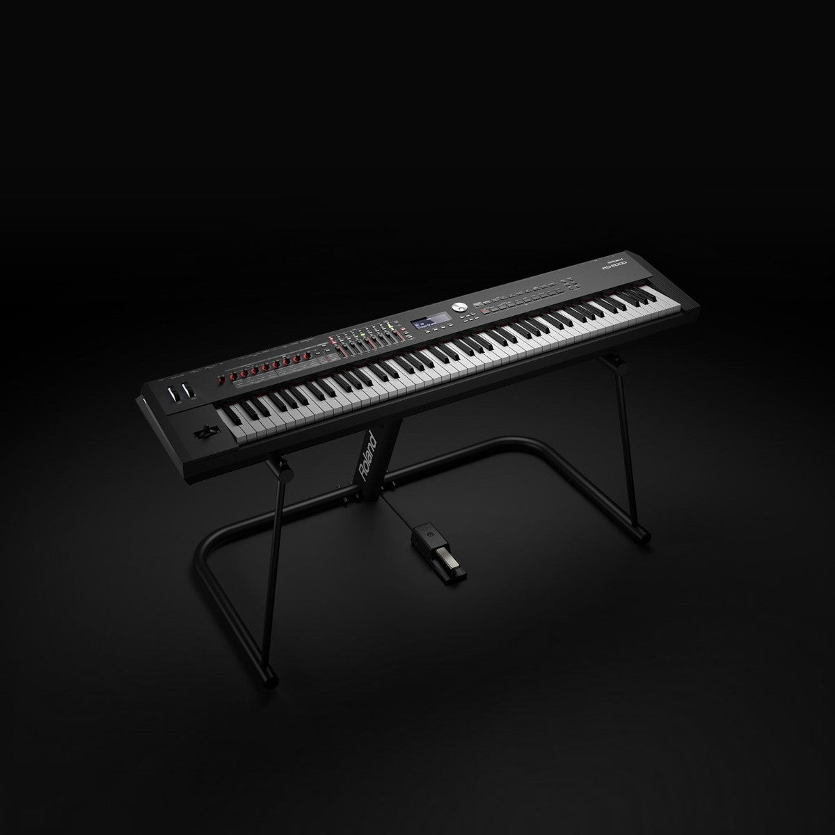 Đàn piano điện Roland RD-2000 màu đen trên chân đàn tại Tân Nhạc Cụ, thiết kế chuyên nghiệp cho biểu diễn sân khấu.
