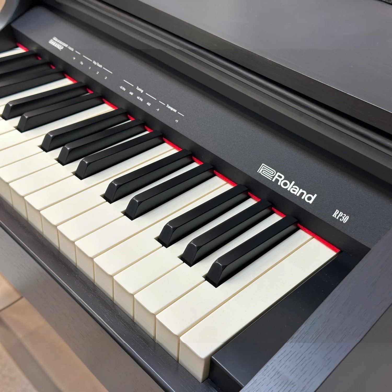 Đàn piano điện Roland RP30 màu gỗ hồng sẫm với bàn phím búa 88 phím tại TÂN NHẠC CỤ