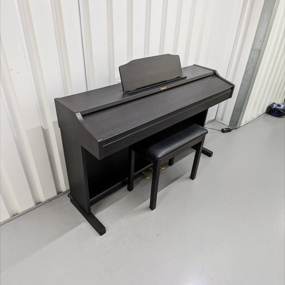 Đàn piano điện Roland RP401R màu đen dáng tủ sang trọng tại TÂN NHẠC CỤ, kèm ghế ngồi đồng bộ