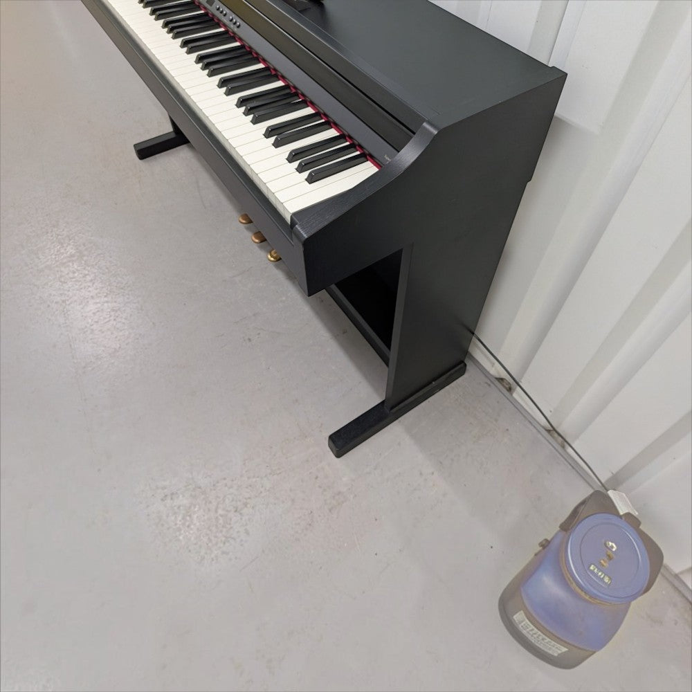 Đàn piano điện Roland RP401R màu đen dáng tủ tại TÂN NHẠC CỤ với bàn phím PHA-4 Standard và thiết kế sang trọng