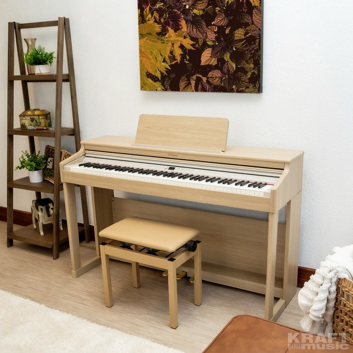Đàn piano điện Roland RP701 màu gỗ sáng thanh lịch tại showroom Tân Nhạc Cụ