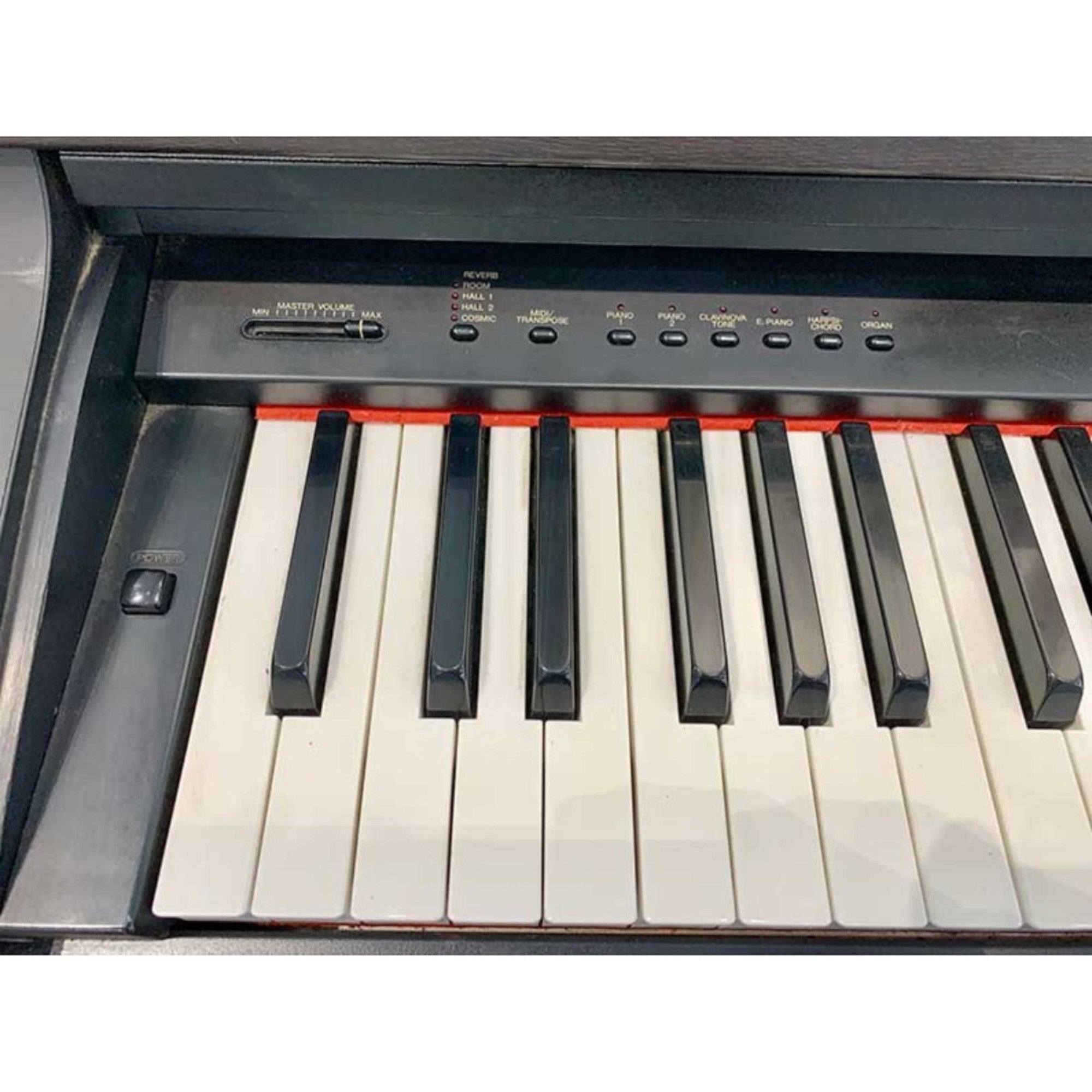 Bảng điều khiển và bàn phím đàn piano điện Yamaha CLP122 tại TÂN NHẠC CỤ với các nút chọn âm sắc và hiệu ứng