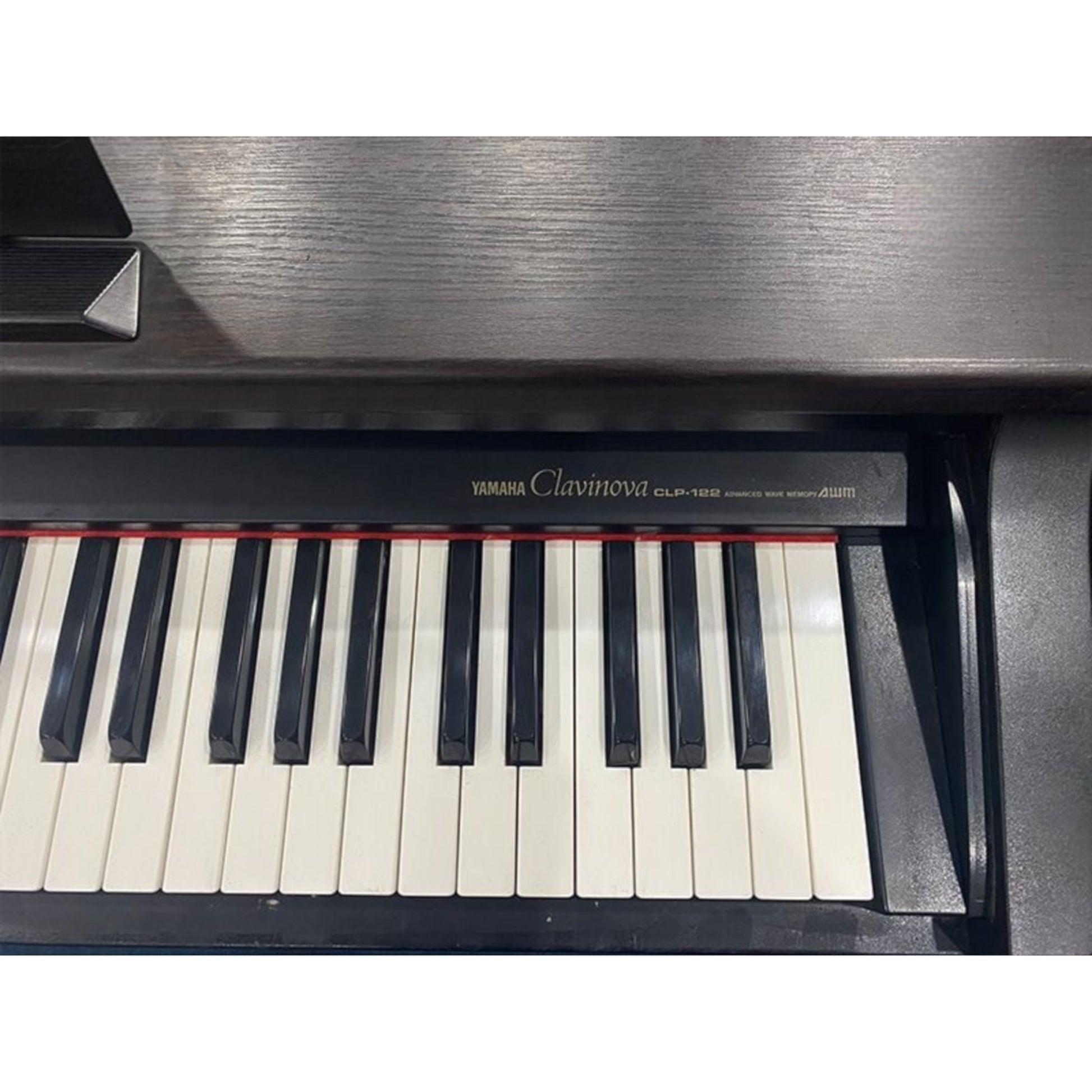 Đàn piano điện Yamaha CLP122 màu đen sang trọng với bàn phím 88 phím tại cửa hàng TÂN NHẠC CỤ