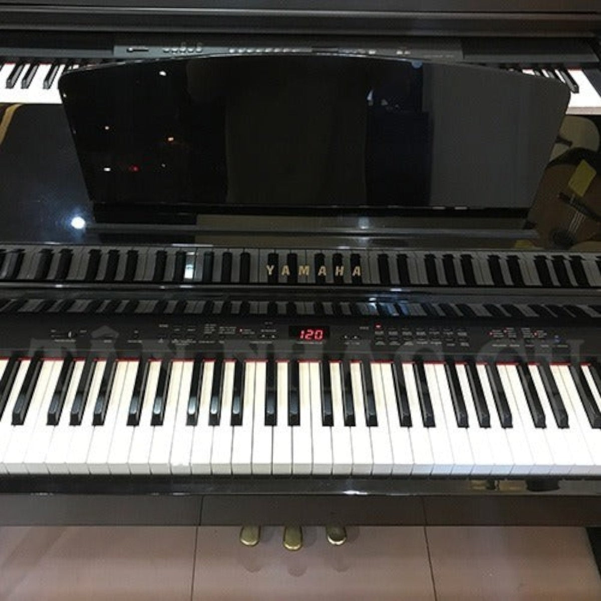 Đàn piano điện Yamaha CLP430 màu đen sang trọng với bàn phím GH3 tại Tân Nhạc Cụ