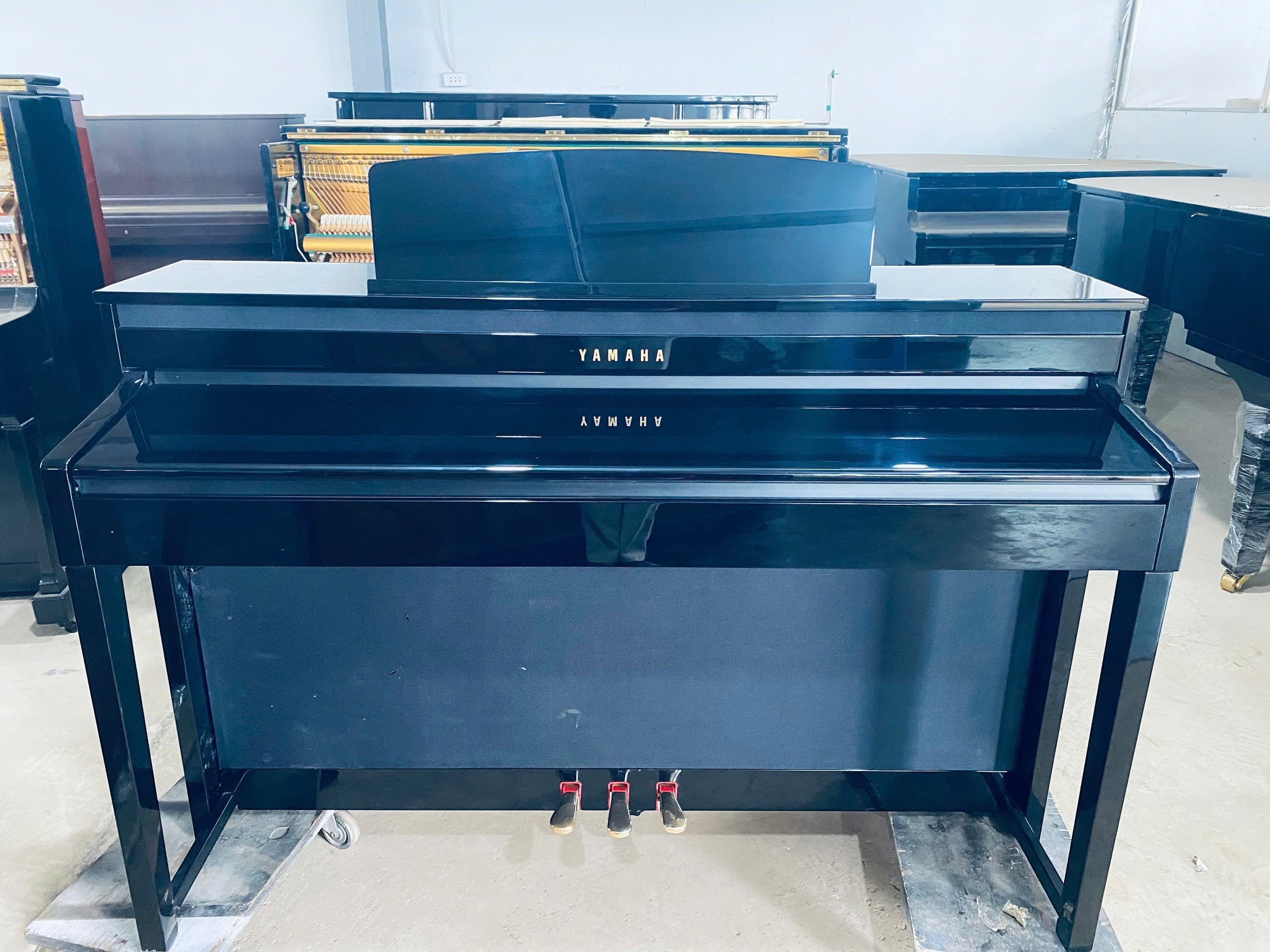 Đàn piano điện Yamaha CLP480 PE màu đen bóng sang trọng tại cửa hàng TÂN NHẠC CỤ