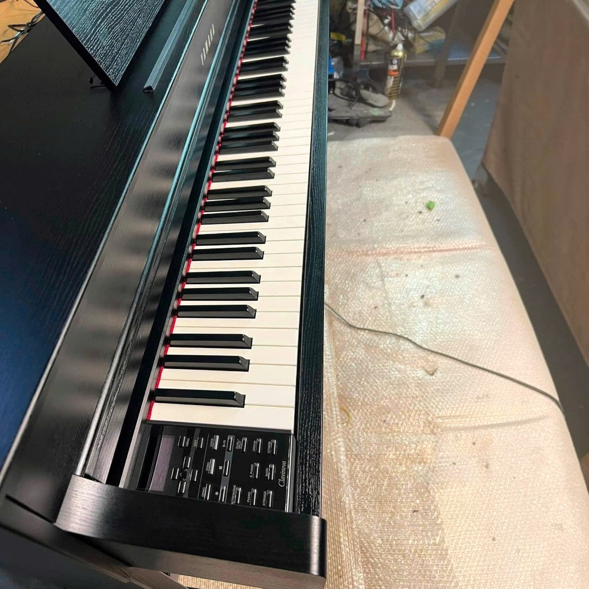 Đàn piano điện TÂN NHẠC CỤ Yamaha CLP535 màu đen với bàn phím GH3X có escapement và mặt phím giả ngà cao cấp
