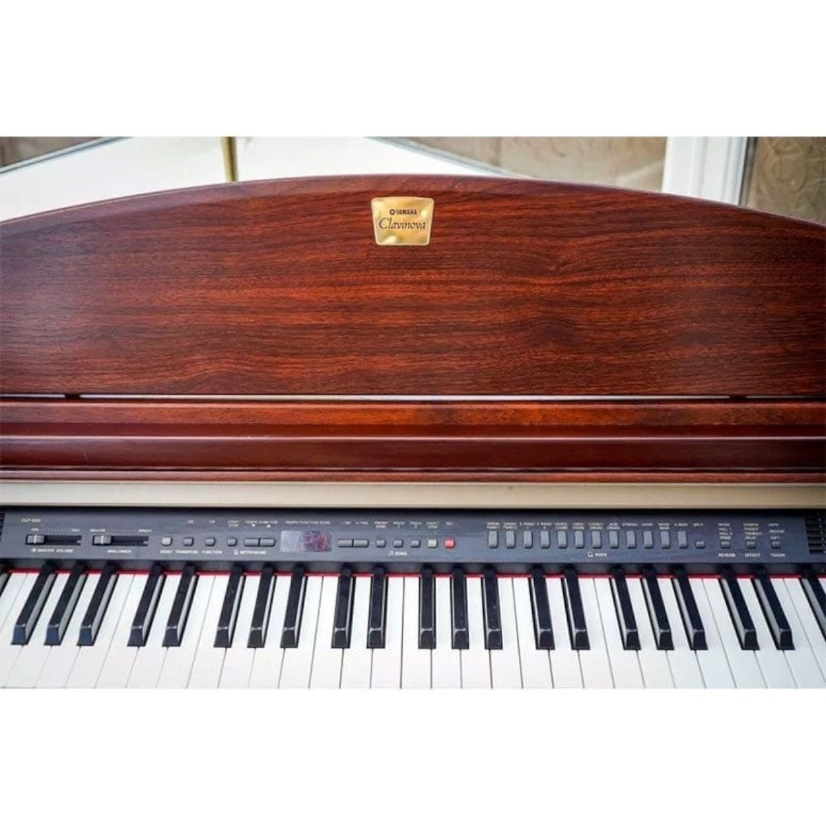 Đàn piano điện Yamaha CLP950 màu nâu gỗ sang trọng với bàn phím 88 phím tại TÂN NHẠC CỤ