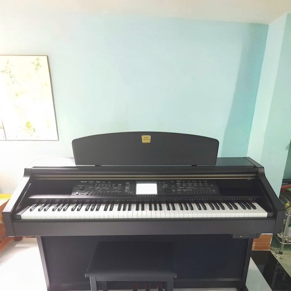Đàn piano điện TÂN NHẠC CỤ Yamaha CVP-206 màu đen dáng tủ với bàn phím búa GH và màn hình hiển thị trung tâm