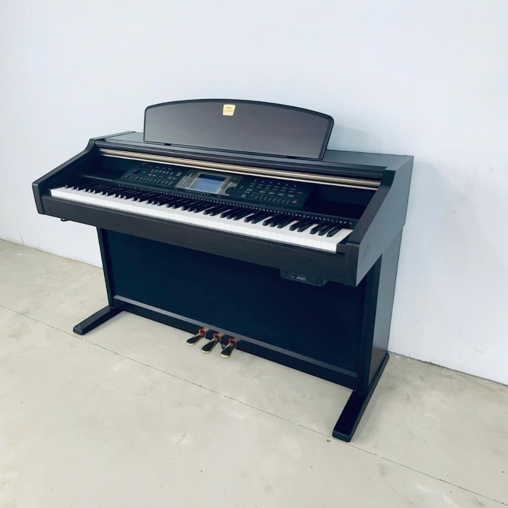 Đàn piano điện TÂN NHẠC CỤ Yamaha CVP-206 màu đen dáng tủ với bàn phím búa GH và màn hình điều khiển trung tâm