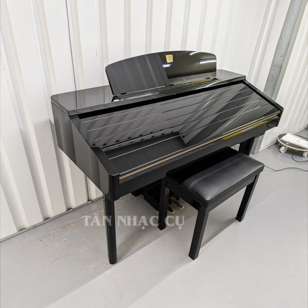 Đàn piano điện TÂN NHẠC CỤ Yamaha CVP209PE màu đen bóng sang trọng với thiết kế dáng tủ hiện đại