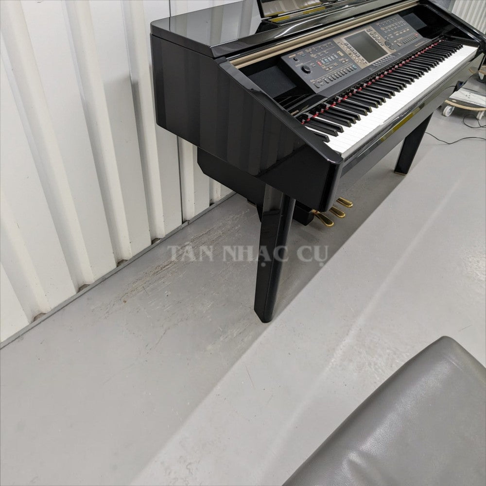 Đàn piano điện TÂN NHẠC CỤ Yamaha CVP209PE màu đen bóng sang trọng với bàn phím GH và màn hình điều khiển hiện đại