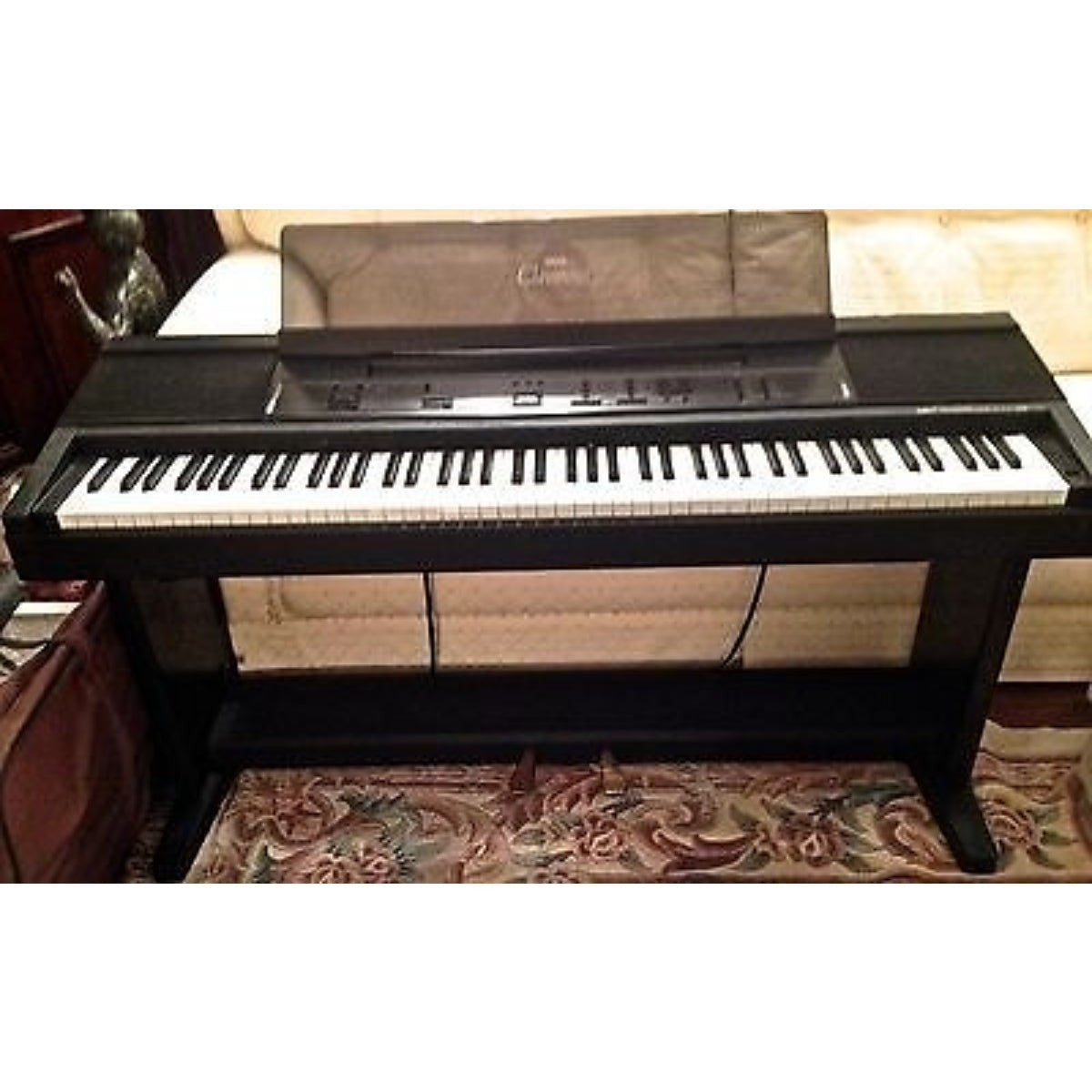 Đàn piano điện TÂN NHẠC CỤ Yamaha CVP-6 màu đen với 88 phím chuẩn, thiết kế đa năng cho người mới bắt đầu.