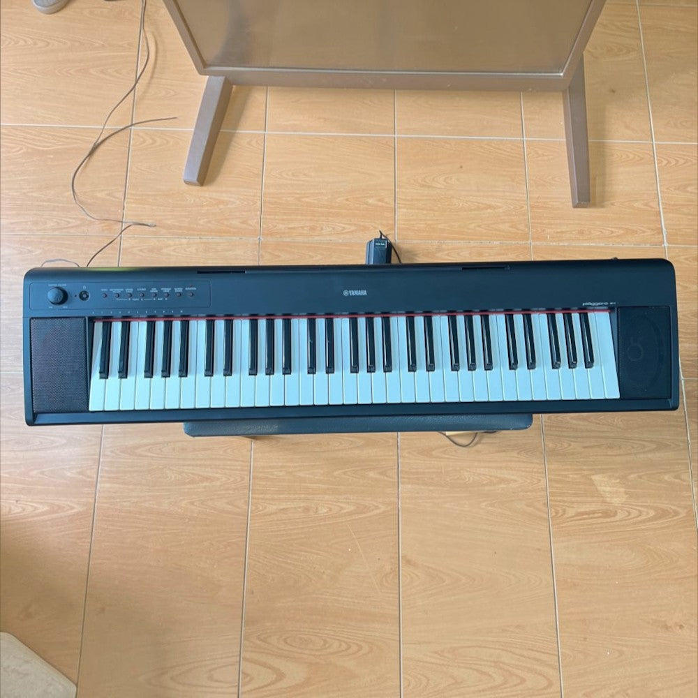 Đàn piano điện Yamaha NP11 màu đen nhỏ gọn, thiết kế 61 phím tại cửa hàng TÂN NHẠC CỤ
