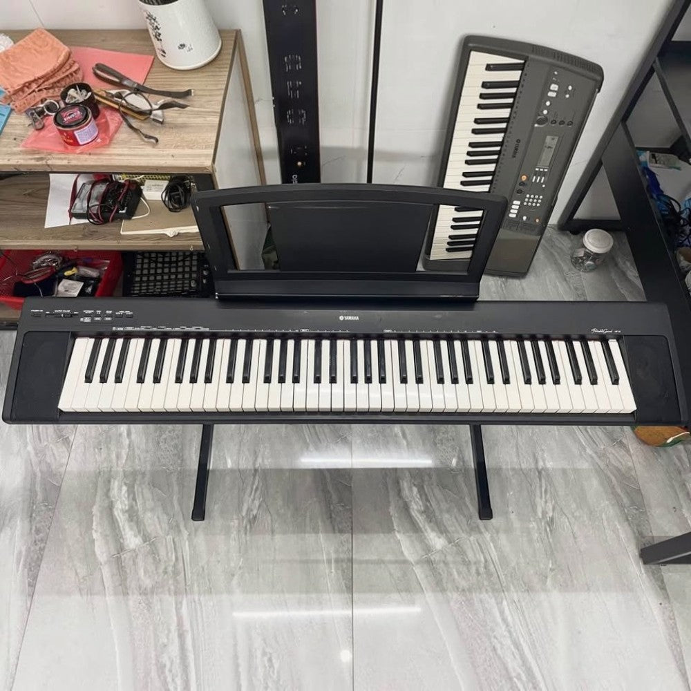 Đàn piano điện Yamaha NP30 màu đen 76 phím tại showroom TÂN NHẠC CỤ