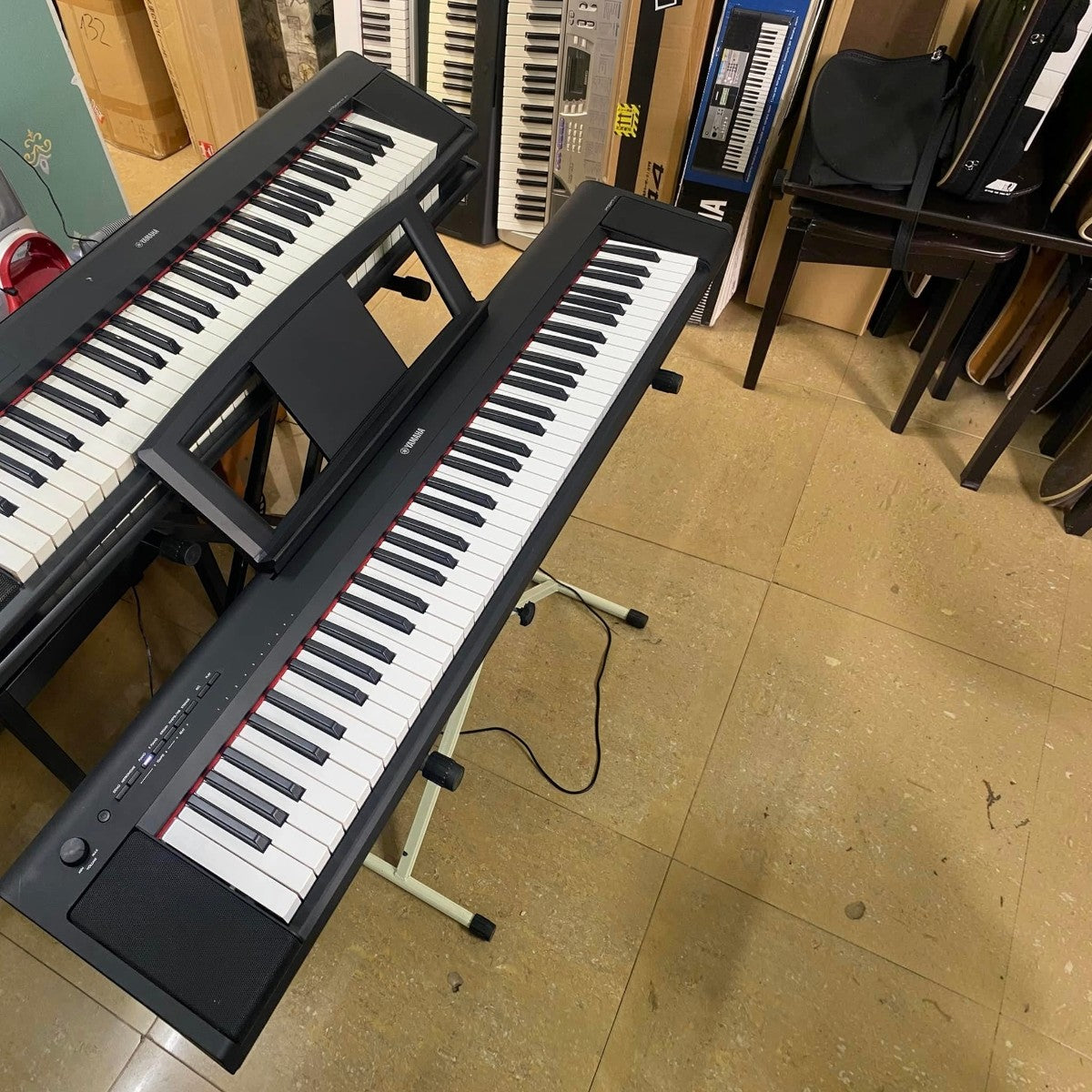 Đàn piano điện Yamaha NP35 màu đen với 76 phím tại showroom TÂN NHẠC CỤ