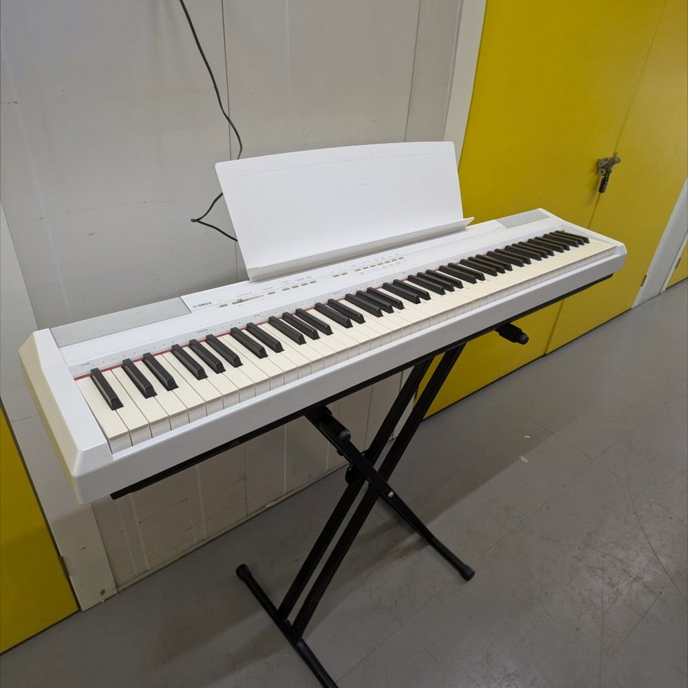 Đàn piano điện Yamaha P105 màu trắng thiết kế portable 88 phím tại TÂN NHẠC CỤ