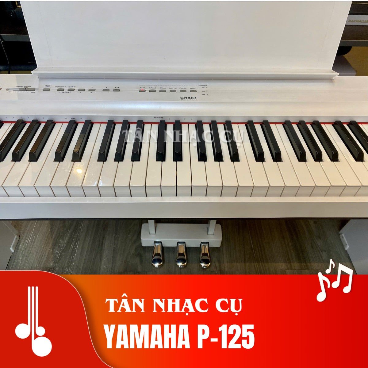 Đàn piano điện Yamaha P125 màu trắng tại TÂN NHẠC CỤ với bàn phím 88 phím và hệ thống pedal