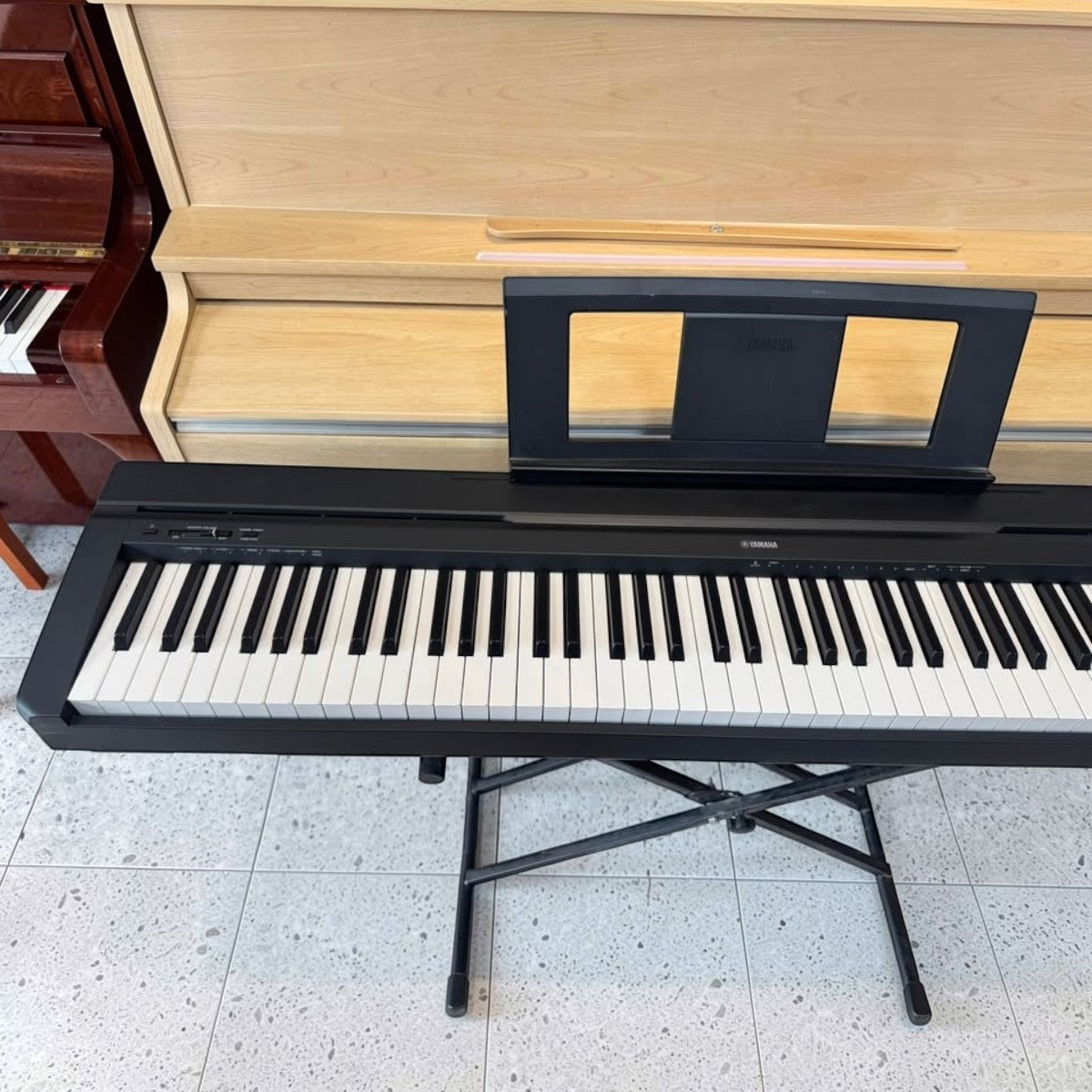 Đàn piano điện Yamaha P45 cũ màu đen, 88 phím GHS, thiết kế gọn nhẹ tại Tân Nhạc Cụ