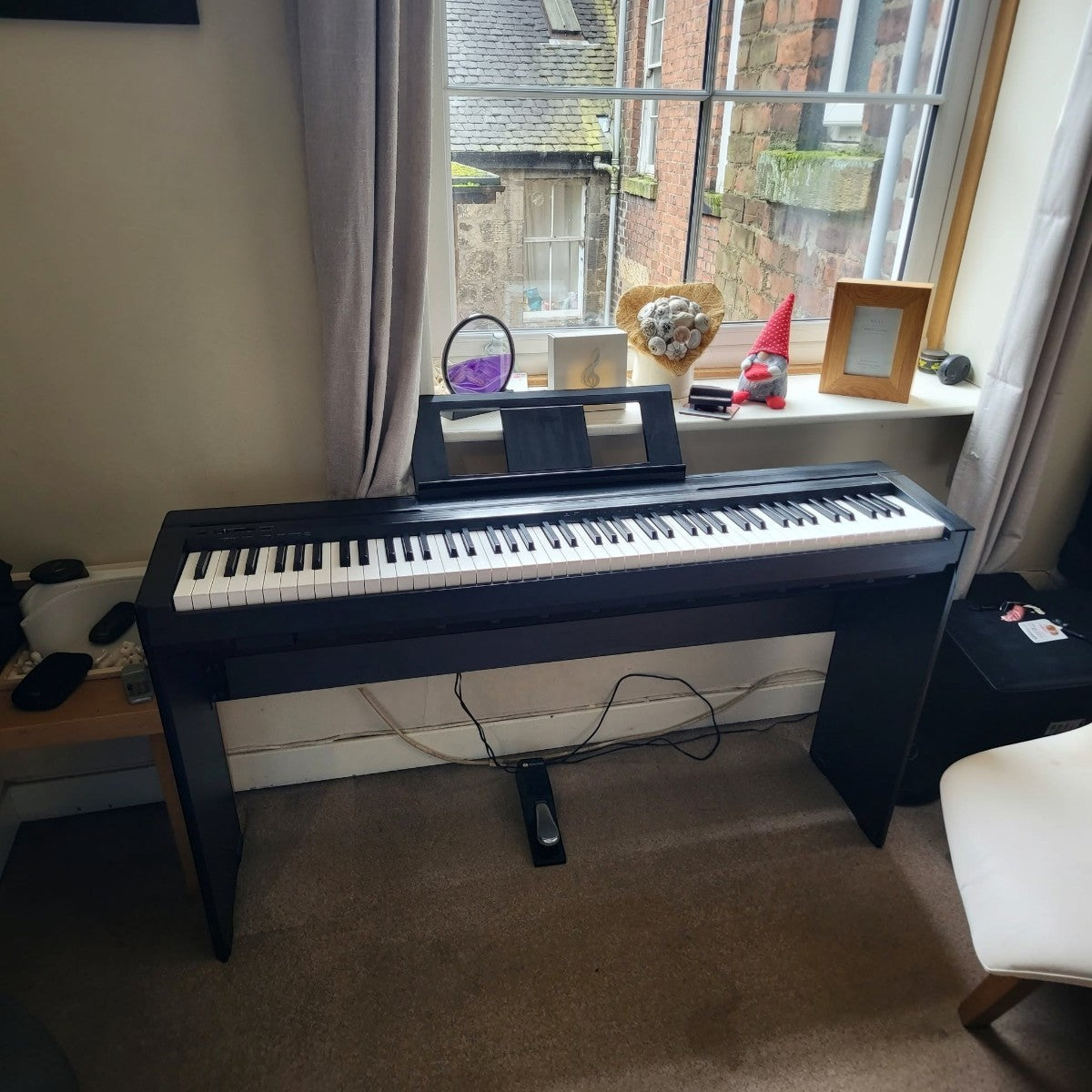 Đàn piano điện Yamaha P45 cũ màu đen, 88 phím GHS, thiết kế gọn gàng tại Tân Nhạc Cụ