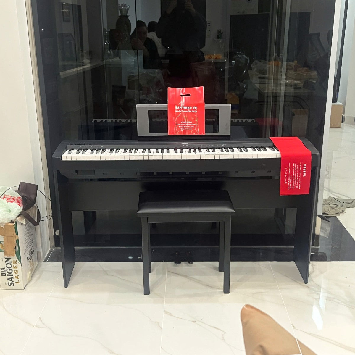Đàn piano điện Yamaha P-45 màu đen tại showroom TÂN NHẠC CỤ, thiết kế 88 phím búa GHS nhỏ gọn cho người mới học.