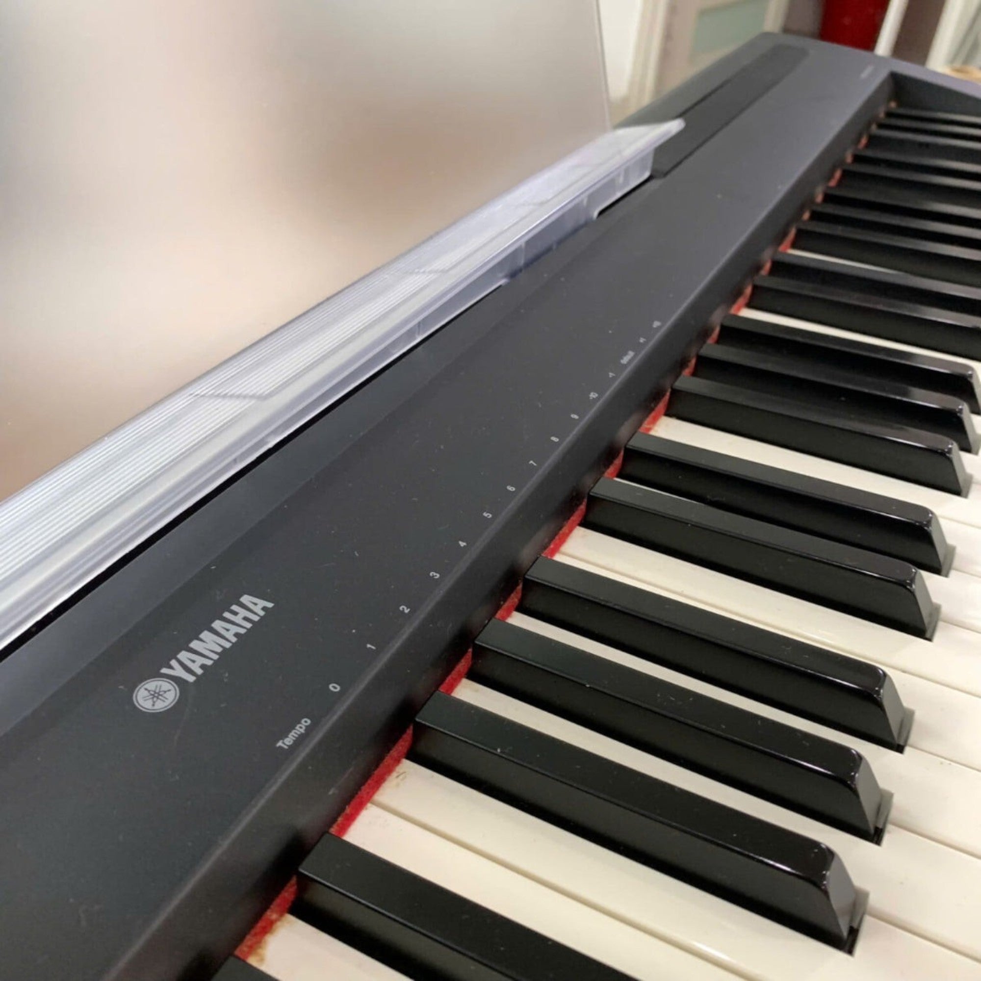 Đàn piano điện Yamaha P95 màu đen với bàn phím búa GHS tại Tân Nhạc Cụ