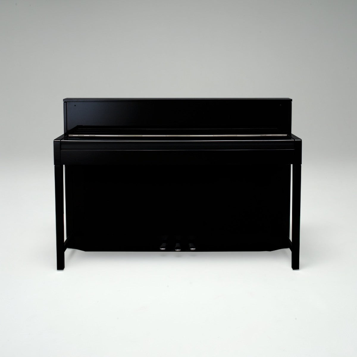 Đàn piano điện Yamaha SCLP-308 PE màu đen bóng sang trọng tại TÂN NHẠC CỤ với thiết kế slimline tinh tế