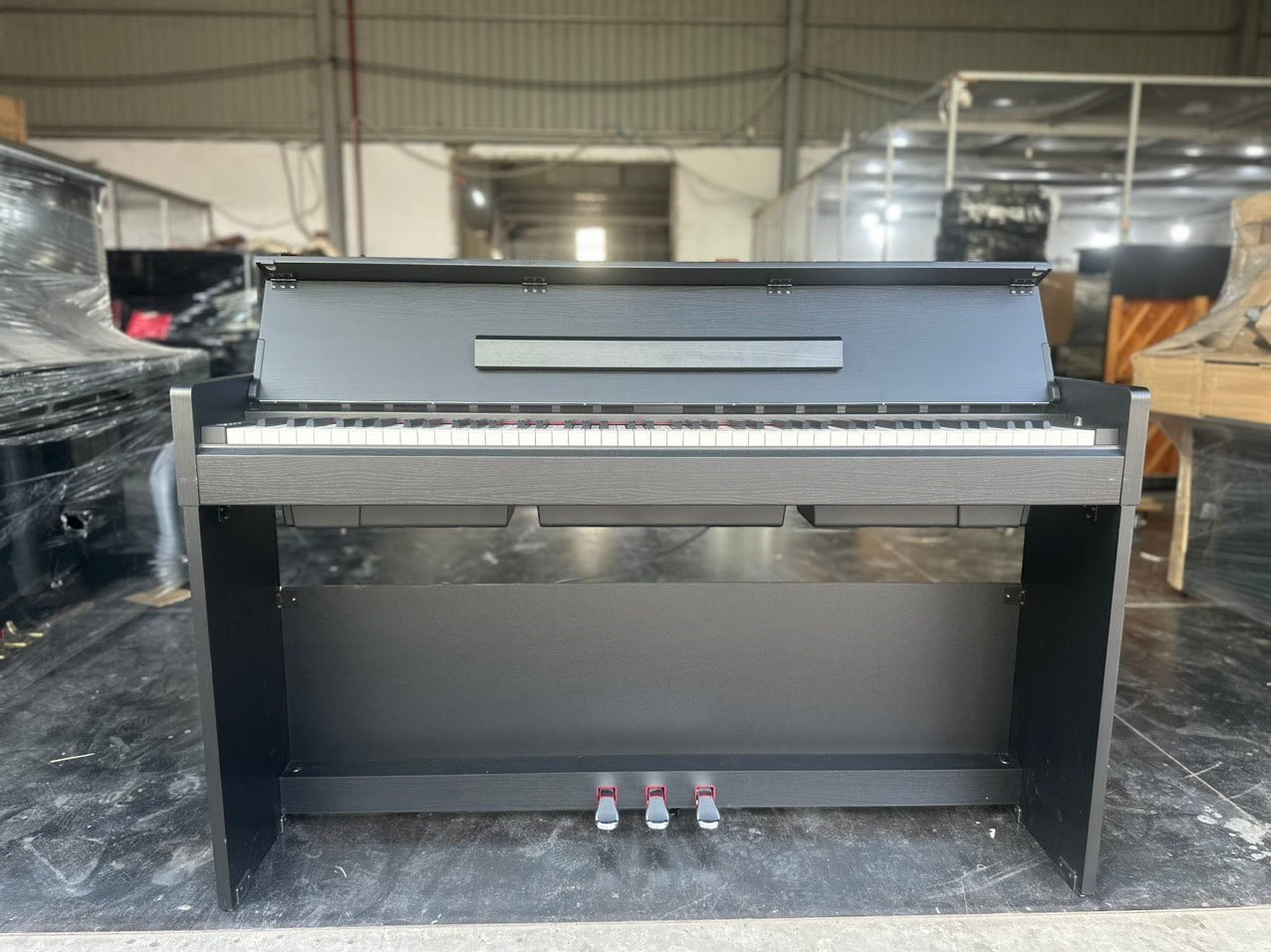 Đàn piano điện Yamaha YDP-S35 màu đen dáng slim mỏng gọn tại TÂN NHẠC CỤ với 88 phím búa và 3 pedal