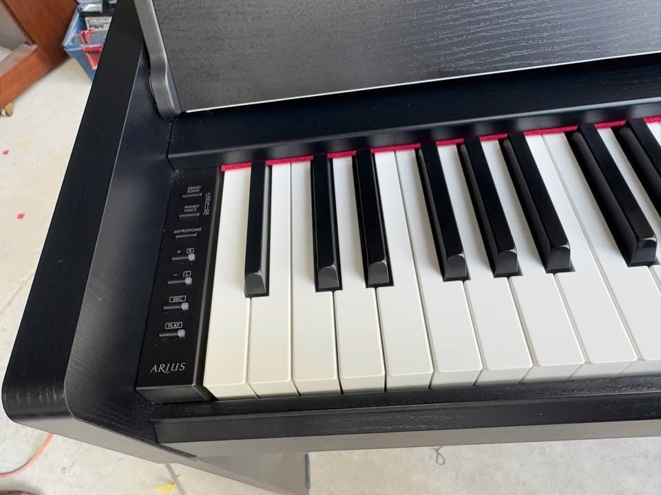 Bàn phím đàn piano điện Yamaha YDP-S35 màu đen tại TÂN NHẠC CỤ với thiết kế phím búa GHS và bảng điều khiển Arius
