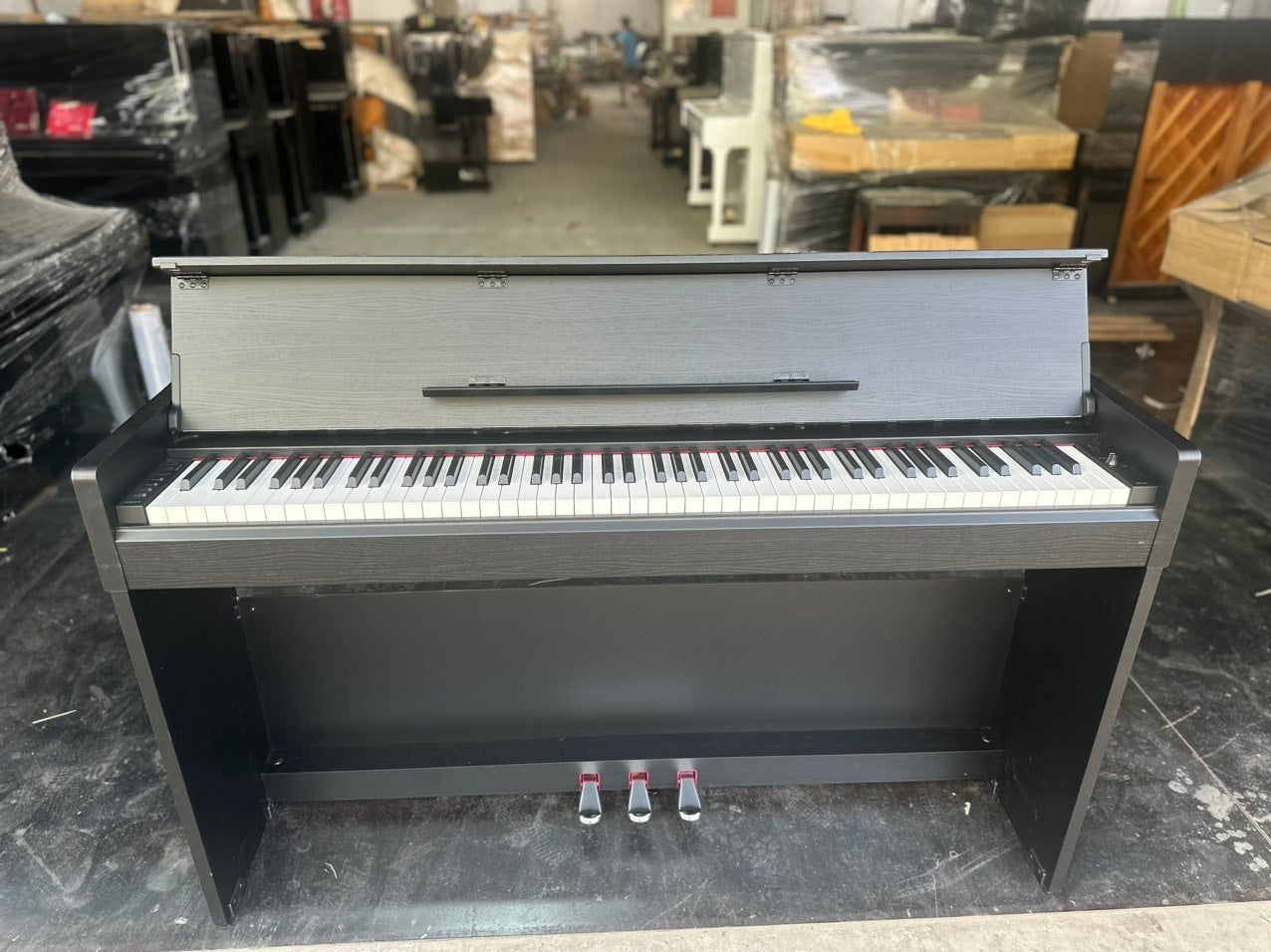 Đàn piano điện Yamaha YDP-S35 màu đen dáng slim mỏng gọn tại Tân Nhạc Cụ với bàn phím búa GHS và 3 pedal