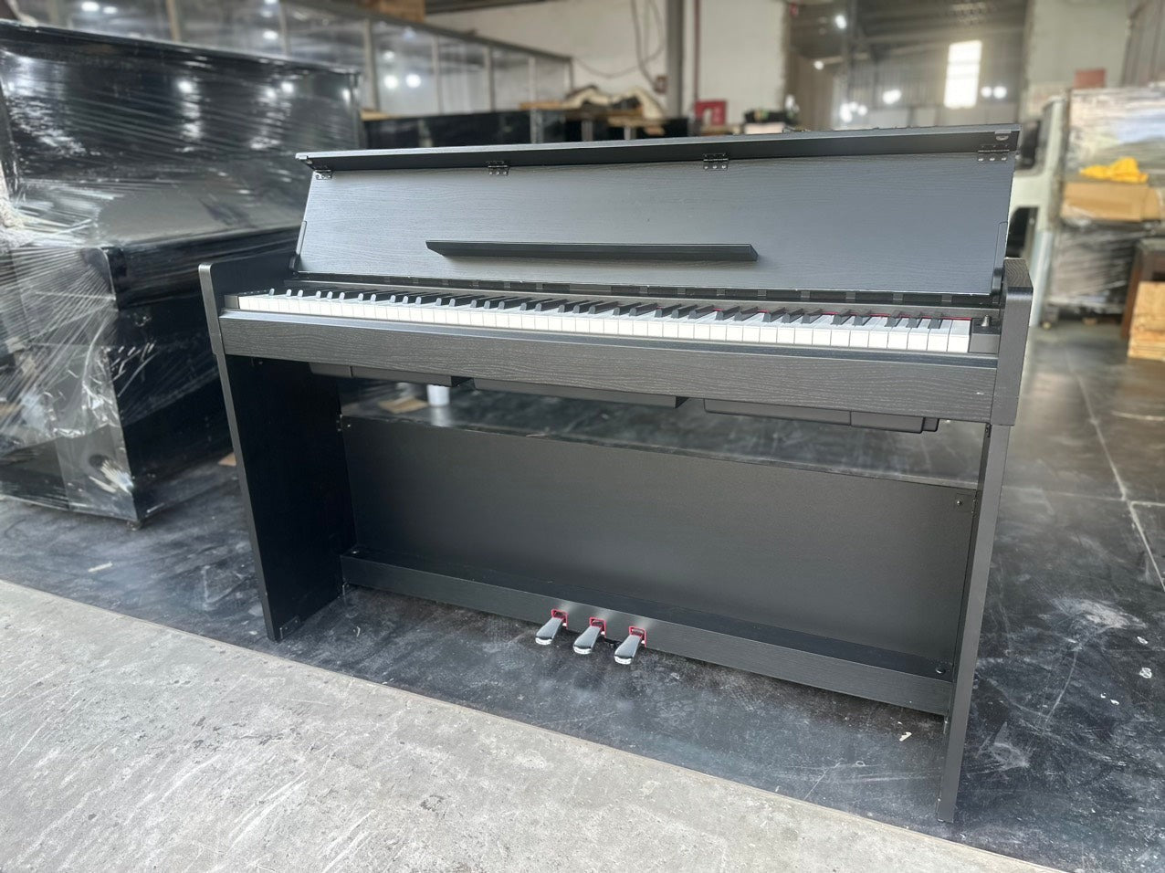Đàn piano điện Yamaha YDP-S35 màu đen dáng slim mỏng gọn tại Tân Nhạc Cụ với bàn phím búa GHS và 3 pedal