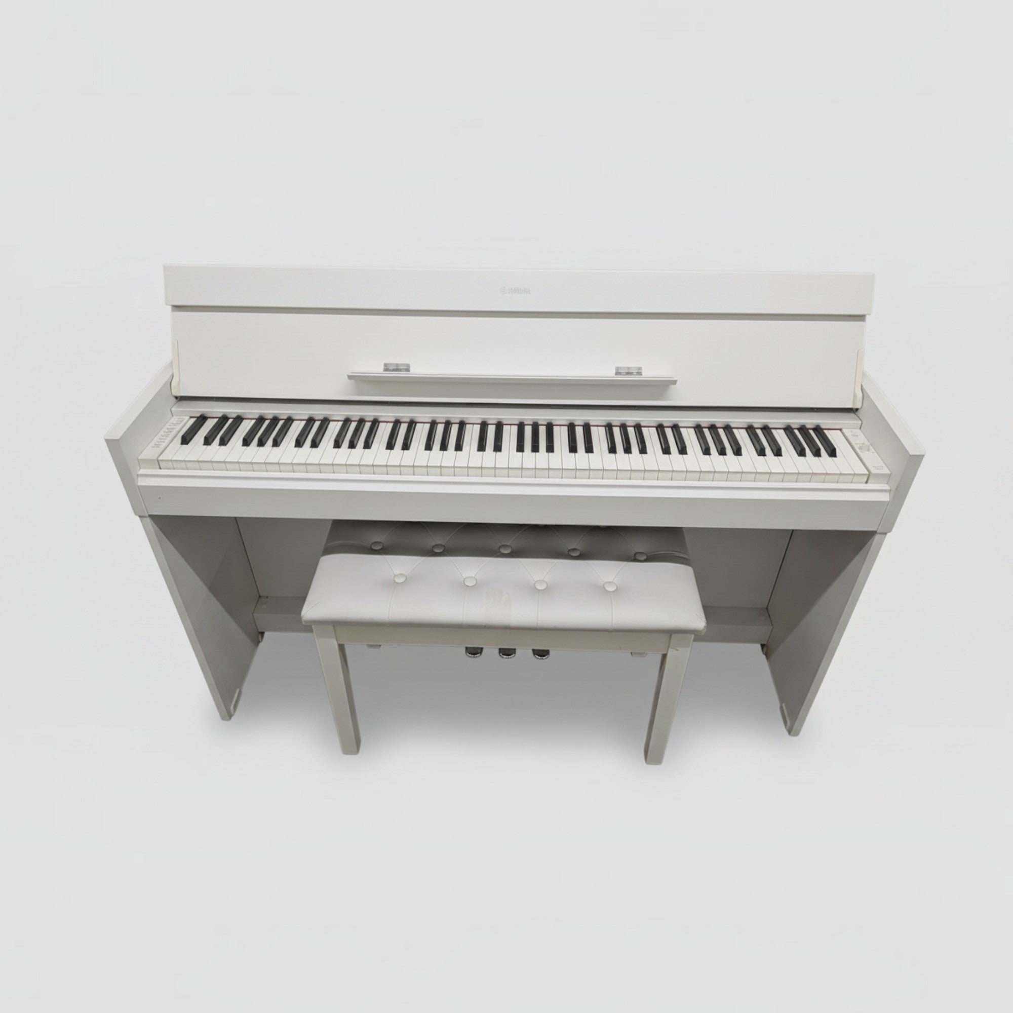 Đàn piano điện TÂN NHẠC CỤ Yamaha YDP-S52 màu trắng thiết kế mỏng gọn với ghế ngồi đi kèm