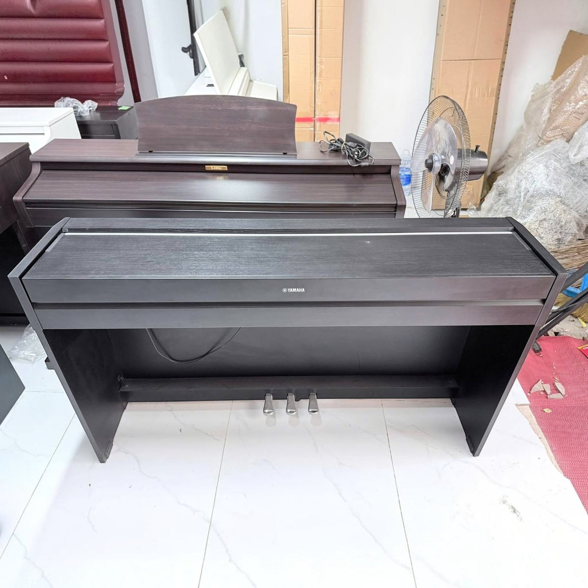 Đàn piano điện Yamaha YDP-S52 màu đen dáng mỏng hiện đại tại cửa hàng TÂN NHẠC CỤ