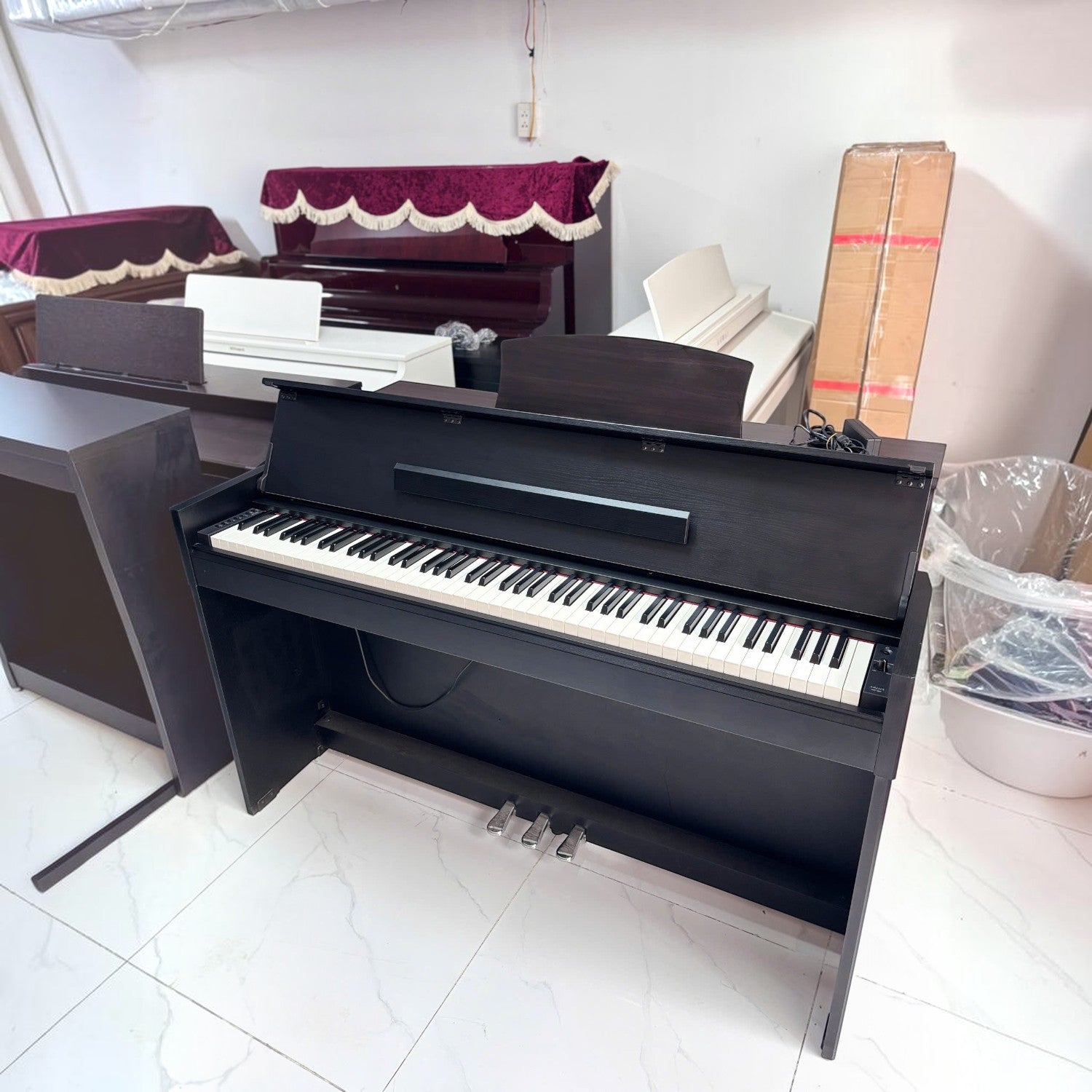 Đàn piano điện Yamaha YDP-S52 màu đen dáng mỏng tại cửa hàng TÂN NHẠC CỤ