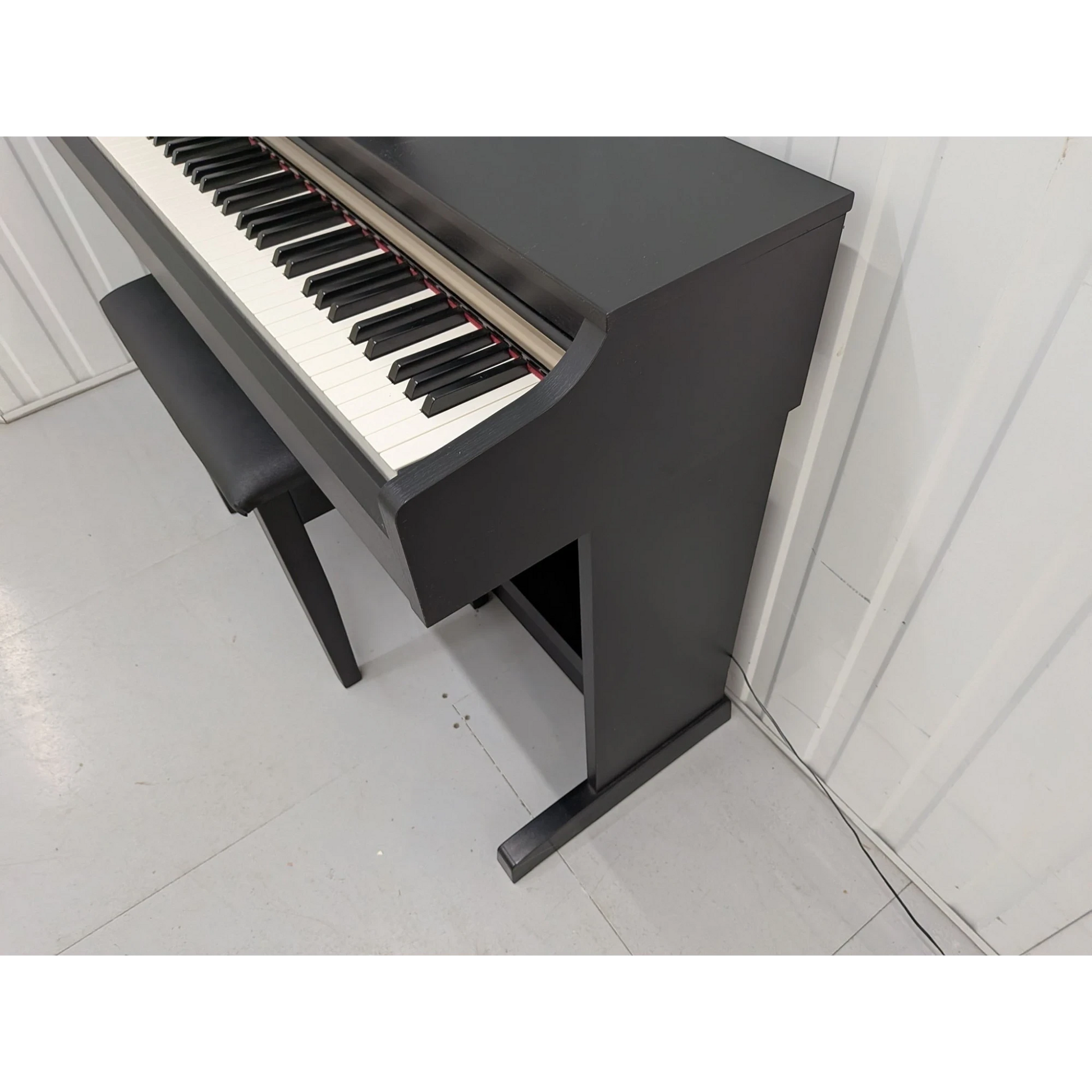 Đàn piano điện TÂN NHẠC CỤ Yamaha YDP-162 màu đen dáng tủ sang trọng với bàn phím GH cao cấp