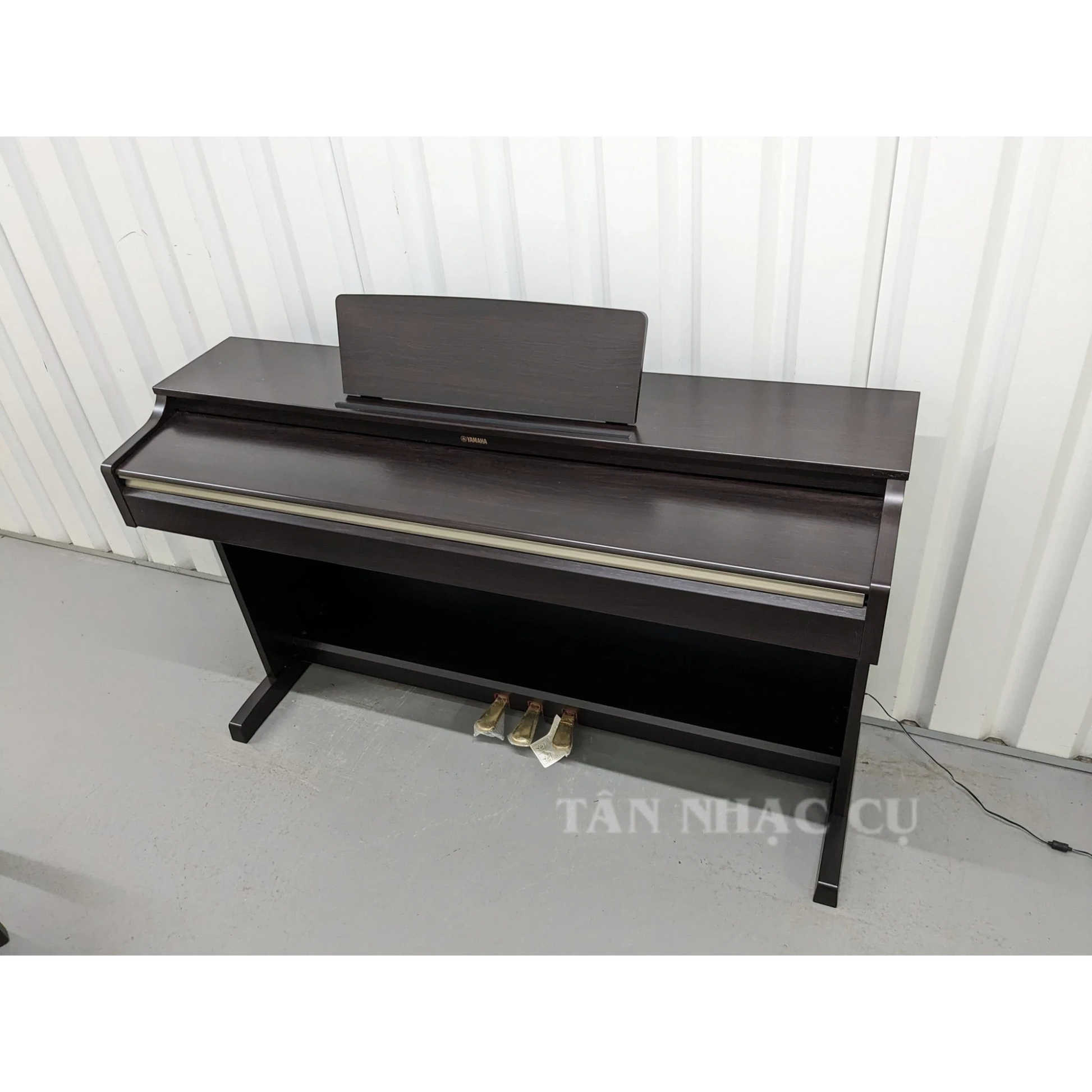 Đàn piano điện Yamaha YDP-162 Arius màu nâu gỗ sang trọng tại TÂN NHẠC CỤ