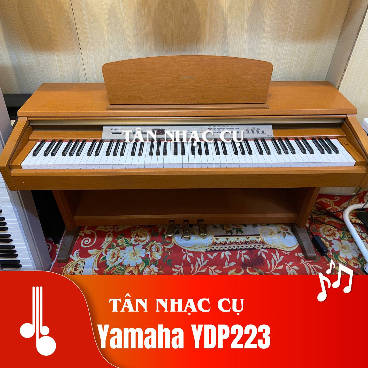Đàn piano điện Yamaha YDP223 màu gỗ tự nhiên với thiết kế dáng tủ sang trọng tại TÂN NHẠC CỤ