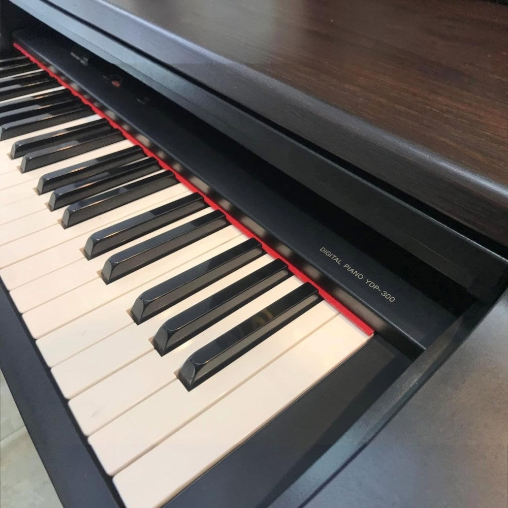 Đàn piano điện Yamaha YDP300 màu đen vân gỗ với bàn phím búa đàn GH tại TÂN NHẠC CỤ